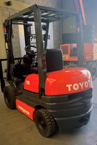 Imagen 10 de 15 de Autoelevador Toyota Nafta 1.5tn