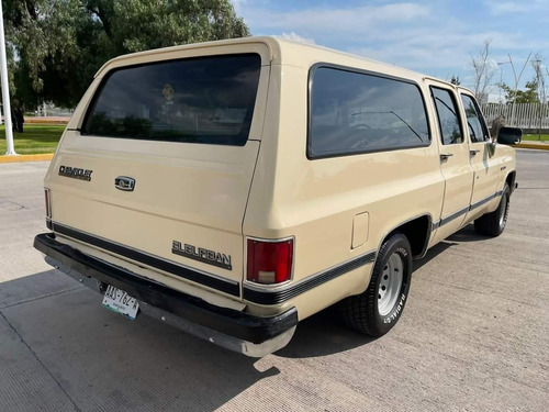 Imagen 4 de 14 de Chevrolet Suburban Suburban