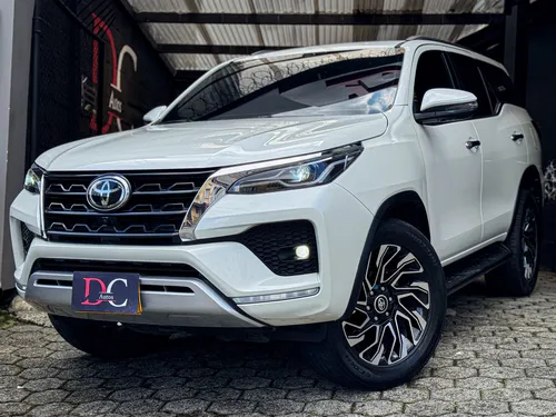 Toyota Fortuner Srv 2.4 At 2022 Especial
