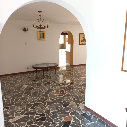 Venta De Casa En Urb San Luis Con Garita De Seguridad