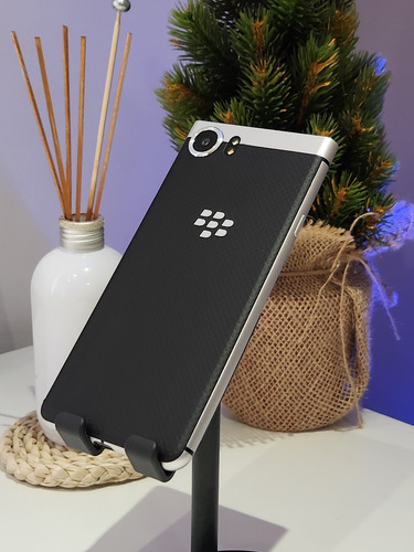 Blackberry Keyone 32 Gb Negro/plata 3 Gb Ram Libre 0km Gris Claro