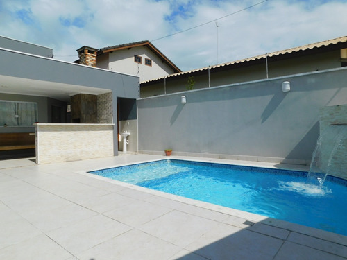 Casa Com Piscina A Venda Na Praia De Peruíbe