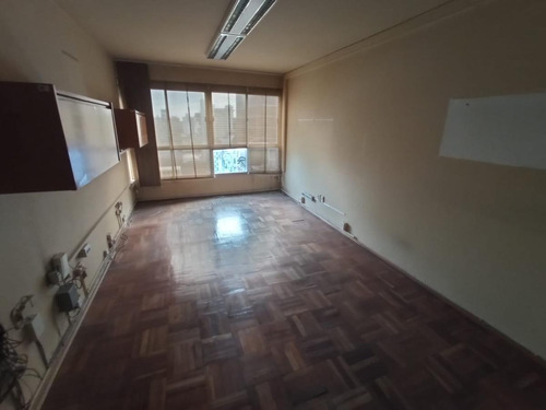 Imagen 3 de 18 de Oficina- Plaza Independencia , 600 M2 , Gge X1, Vista A Tres Frentes , Piso Alto !!