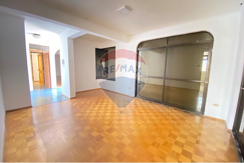Casa En Jardines Del Sur Con Local Comercial