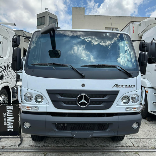 Mb Accelo 1017 Ano 2025 Chassi 4x2 Zero Km Financia Até 100%
