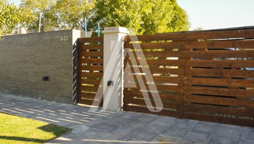 Imagen 8 de 8 de Casa Tres Dormitorios La Vanguardia