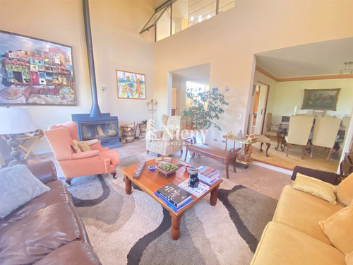 Gran Casa En Venta 5 Dorm. Condominio Mantagua Con Piscina
