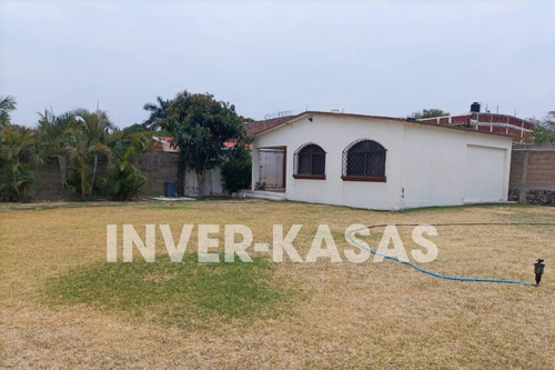Se Vende Excelente Terreno Con Construcción En Altos De Oaxtepec