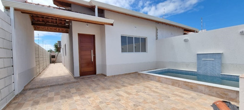 Imagem 1 de 15 de Casa Com Piscina Com Cascata, À 1.300 Metros Do Mar, No Bairro Cibratel 2 Em Itanhaém, Com Cerca Elétrica, Churrasqueira, Lavandeira
