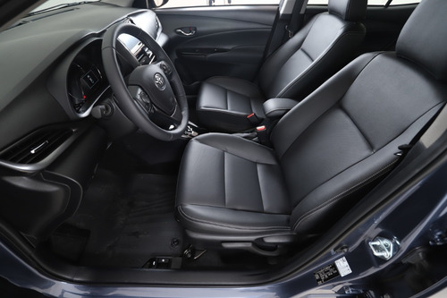 Imagen 12 de 20 de Toyota Yaris 1.5 Xls Pack Cvt Sedán 4p 2022 0km