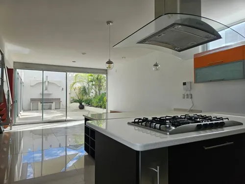 Casa En Venta A Un Paso De Vista Real, Colinas Del Bosque