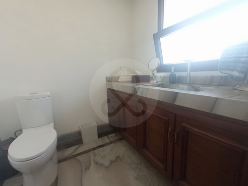 Renta O Venta Casa 7 Habs. De Lujo En Fuente De Las Lomas En Interlomas