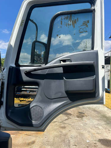 Ford Cargo 3133 2012/13 Caçamba Rosseti 6x4