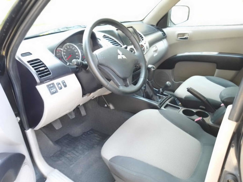 Imagen 12 de 15 de Mitsubishi L200 2012 2.5 Di-d Cabina Doble 4x4 Mt