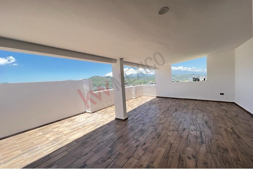 Casa En Venta En Gran Reserva, Lomas De Angelópolis Iii Con 4 Recámaras Y Jardín.