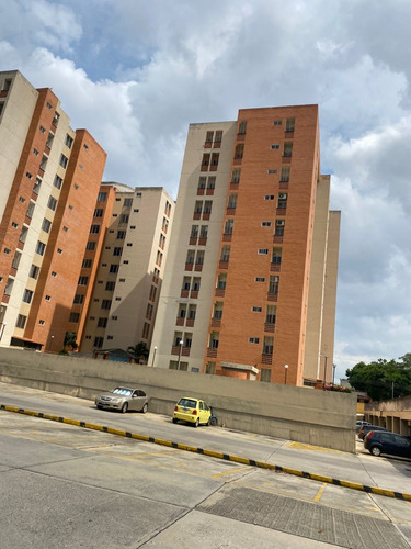 Alquiler Apartamento Doral Country El Rincón Jardín Mañongo