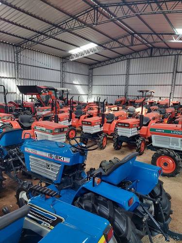 Tractor Kubota B 7000 D 4x4 Con Chirquera