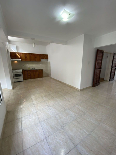 Imagen 3 de 15 de Venta Casa 2 Dorm Refaccionada 115 E/ 67 Y 68 La Plata