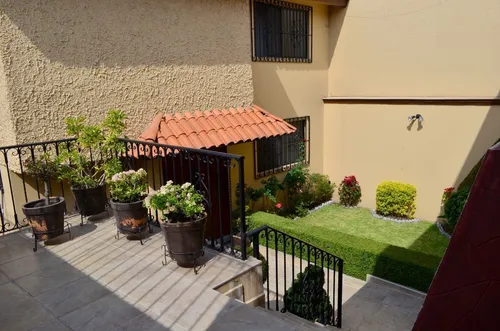 Casa En Venta En Lomas De La Hacienda Av1032