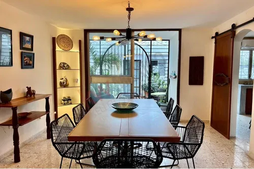 Precio Reducido Casa Con 2 Terrazas En La Azotea Y Un Patio