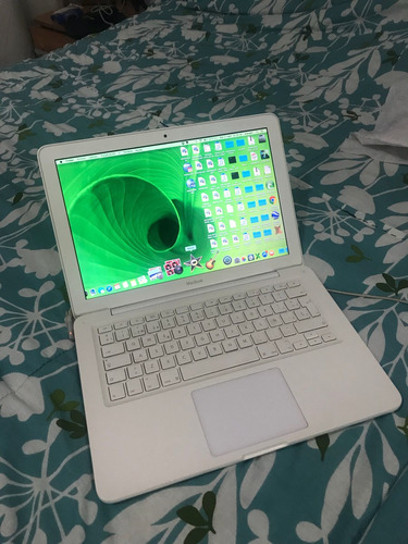 Macbook White