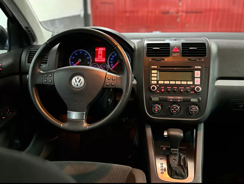 Volkswagen Vento 2.5 Advance 170cv
