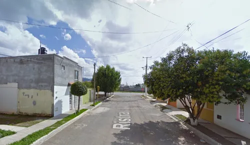 Sg- Casa En Remate Bancario En Ristra, Fracc Hacienda El Cortijo , Saltillo, Coahuila.