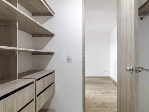 Apartamento En Venta En Loma Linda. Cod V776051