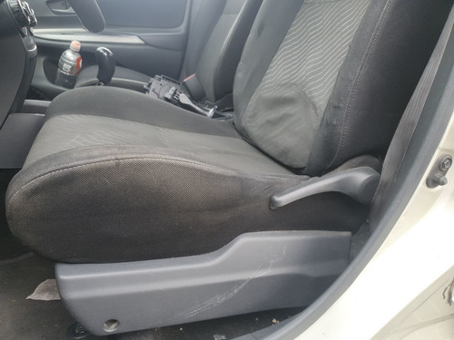 Imagen 5 de 25 de Toyota Avanza 5 Pts Le Ta A/ac Ba R-14
