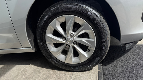 Chevrolet Onix plus 1.0 Lt 4p