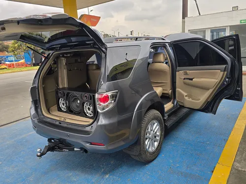 Toyota Fortuner 3.0 Srv D-4d 4x4