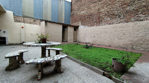 Casa Con Local Propio Al Frente