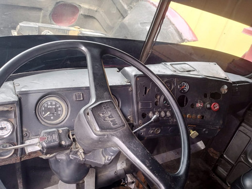 Imagen 12 de 16 de Mack R-600 Chuto