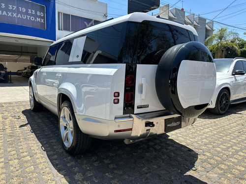 Land Rover Defender 130 First Edition 2023 Blanco