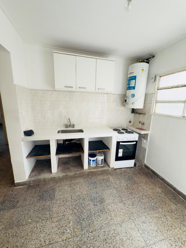 Casa Con Galpon, 2 Dormitorios, Patio, Apto Taller
