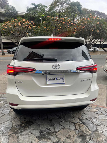 Imagen 5 de 11 de Toyota Fortuner Vx