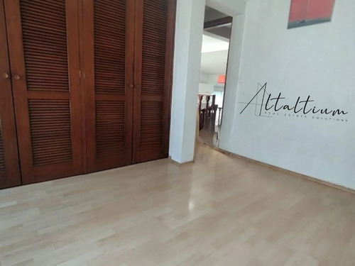 Venta De Casa En Naucalpan, Edoméx, Cerca De Av. Vía Adolfo López Mateos. 150- Alc-ru