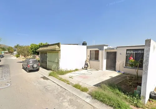 Casa En Remate Bancario En Pradera Del Oasis , Tesistán, Jalisco. Eo
