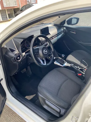 Mazda 2 Turíng Automático
