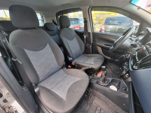 Imagem 9 de 14 de Fiat Uno Attractive 1.0 Flex Completo 2016