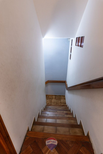 Venta Casa 5 Dorm Cochera Poeta Lugones Cba