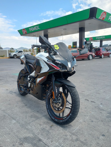 Pulsar Ns 200 Color Blanco Año 2023 Con 10 Mil Kilómetros