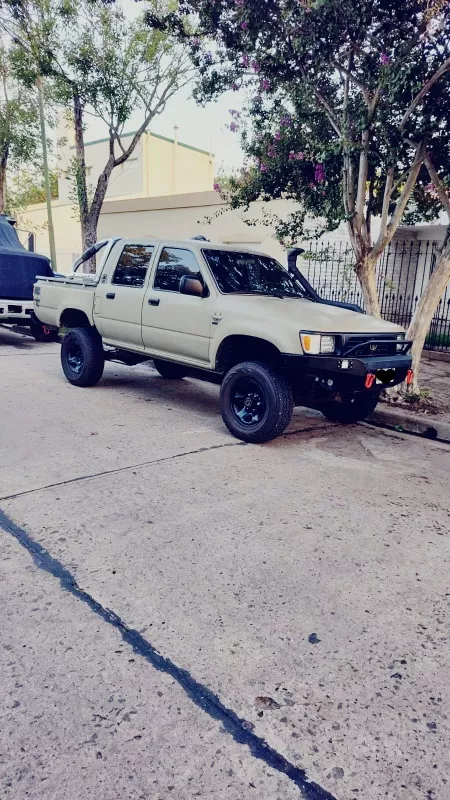 Toyota Hilux 2.8 D/cab 4x4 D Sr5