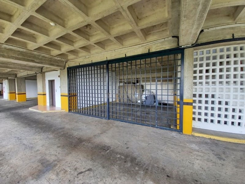 Imagen 19 de 20 de Vendo Apto 395m2 3h+s/3.5b+s/4pe Urb. Miranda 0810