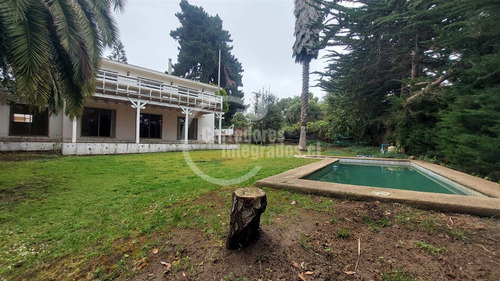 Excelente Casa En Venta De 5 Dormitorios En Santo Domingo