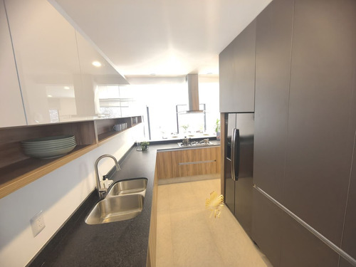 Casa En Venta Con Vista Panorámica En Zibata!