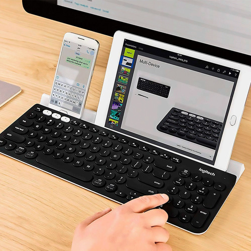 Teclado bluetooth Logitech K780 QWERTY español latinoamérica color negro y blanco
