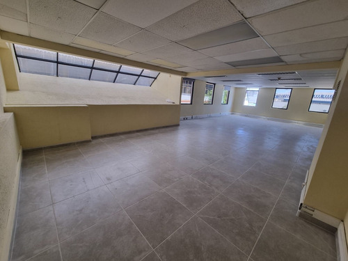 Arriendo Oficina Planta Libre Ubicado En General Borgoño Sec