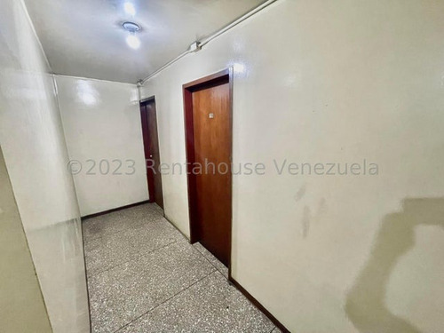 Edificio / Hotel Comercial ( 9 Pisos / A Remodelar ) Venta La Candelaria Mls - 24-12325