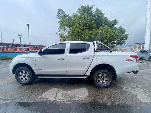 Mitsubishi L200 2.5l